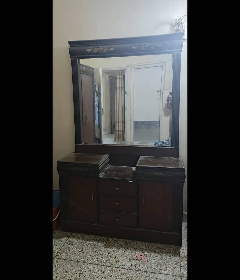 dressing table 0