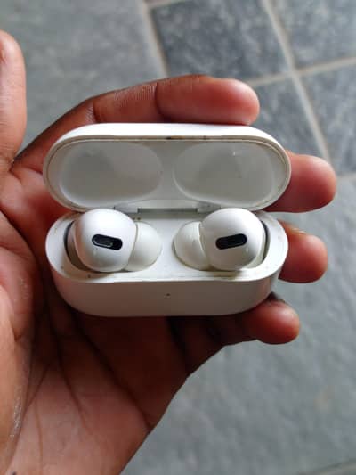 Apple Airbnb Pro Original