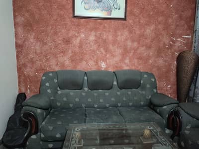 5 seater sofa with center table