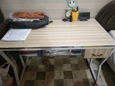 Study Table New condition