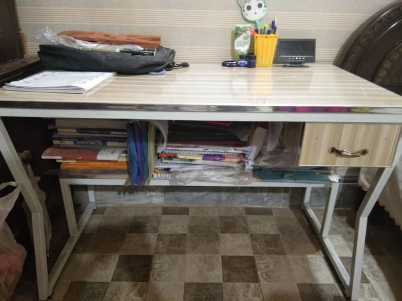 Study Table New condition 1
