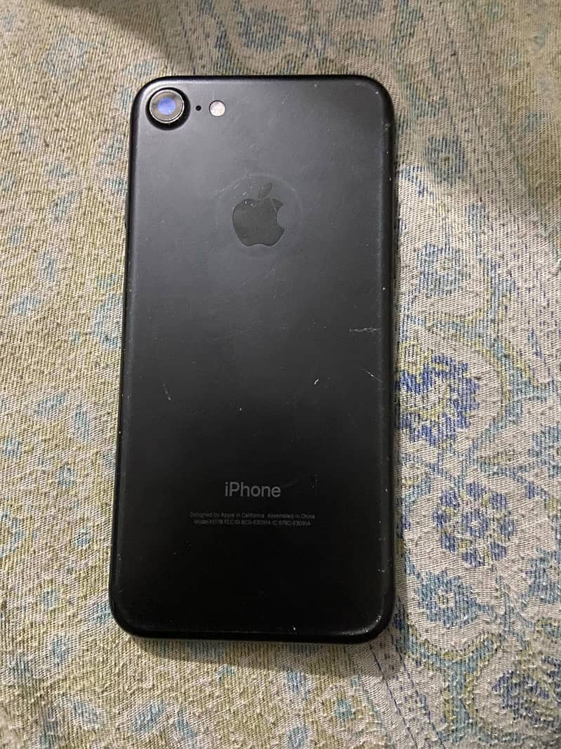 Apple iPhone 7 3