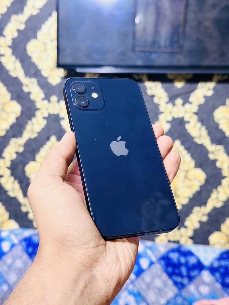 Apple iPhone 12 3
