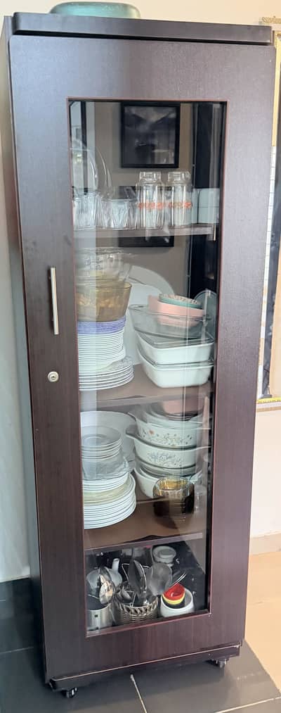 Crockery/Bookshelf