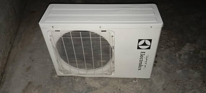 Electrolux split AC 1.5 ton new condition