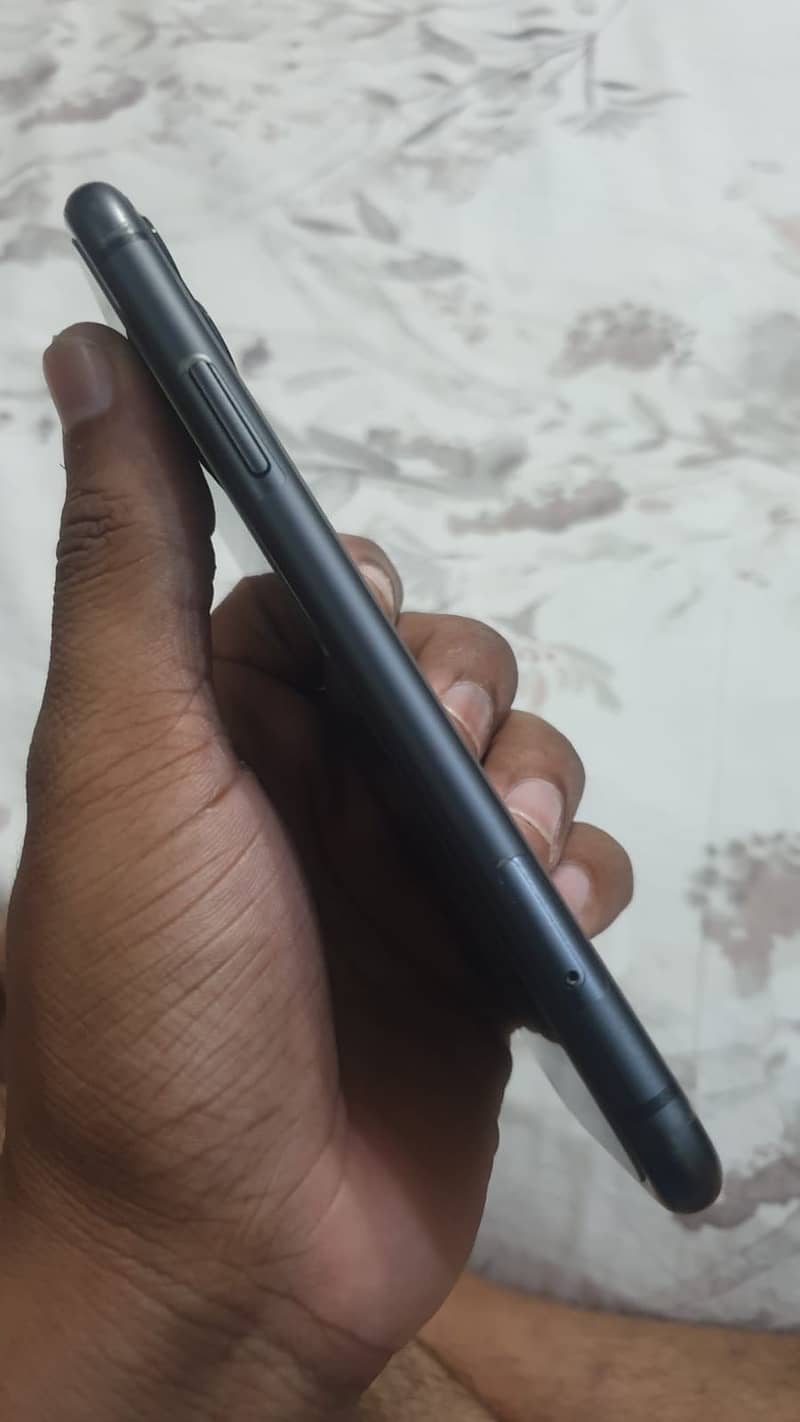 Apple iPhone 11 6