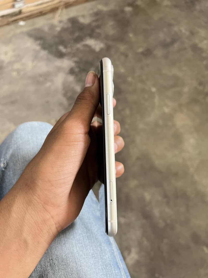 iPhone 11 2