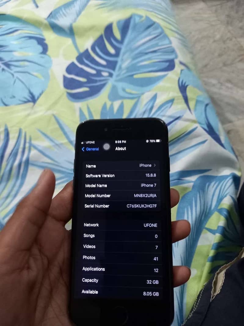 Apple iPhone 7 2