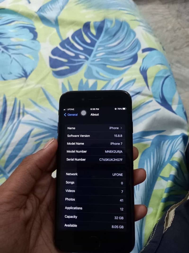 Apple iPhone 7 3