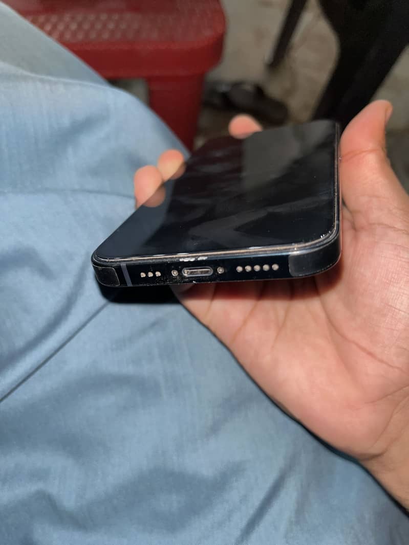 Apple iPhone 13 2