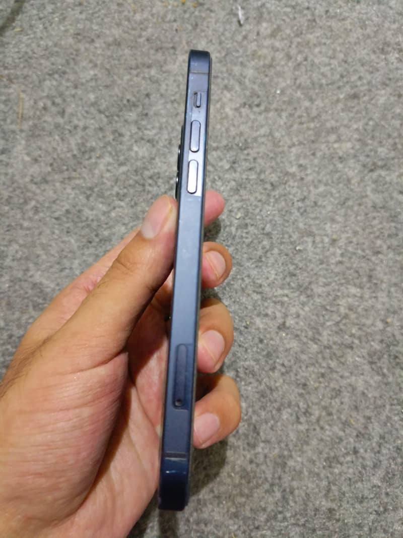 IPhone 12 3