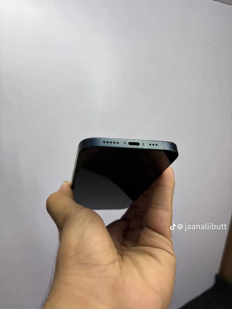 Apple iPhone 13 6