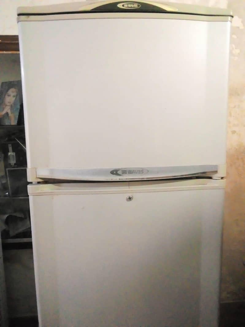 waves fridge 0