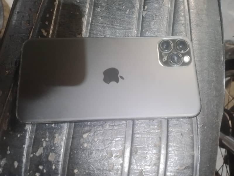 iphone 11 pro max 1