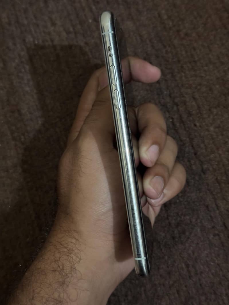 Apple iPhone 11 Pro Max 0