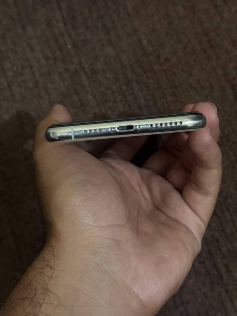 Apple iPhone 11 Pro Max 1