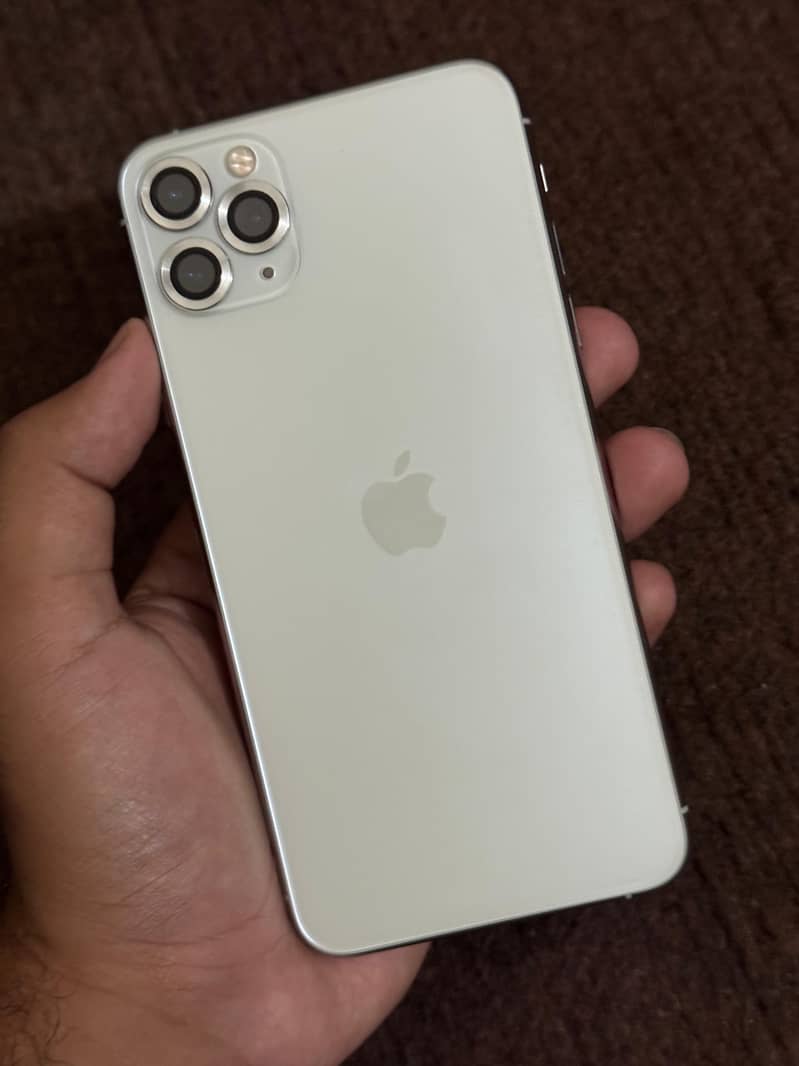 Apple iPhone 11 Pro Max 4
