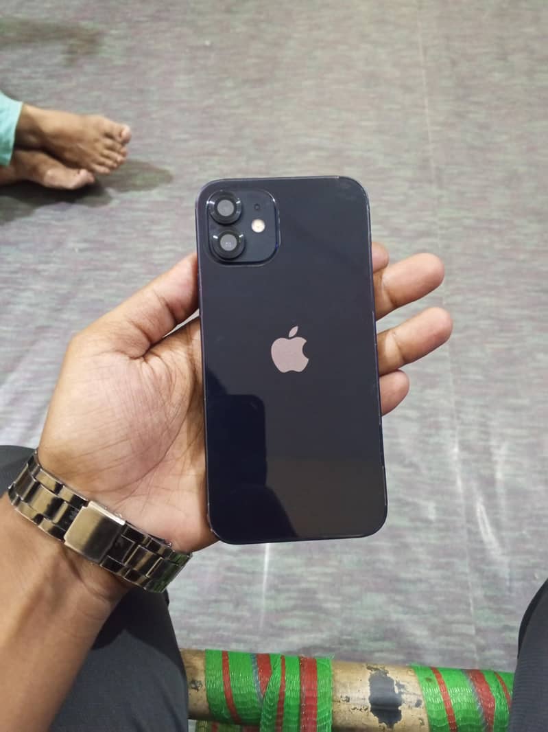 Apple iPhone 12 3