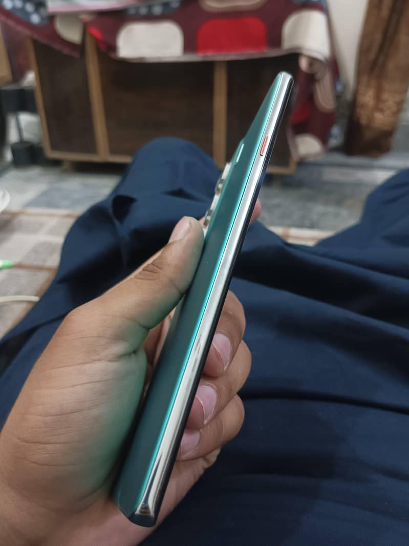 Tecno CAMON 40 Pro 1