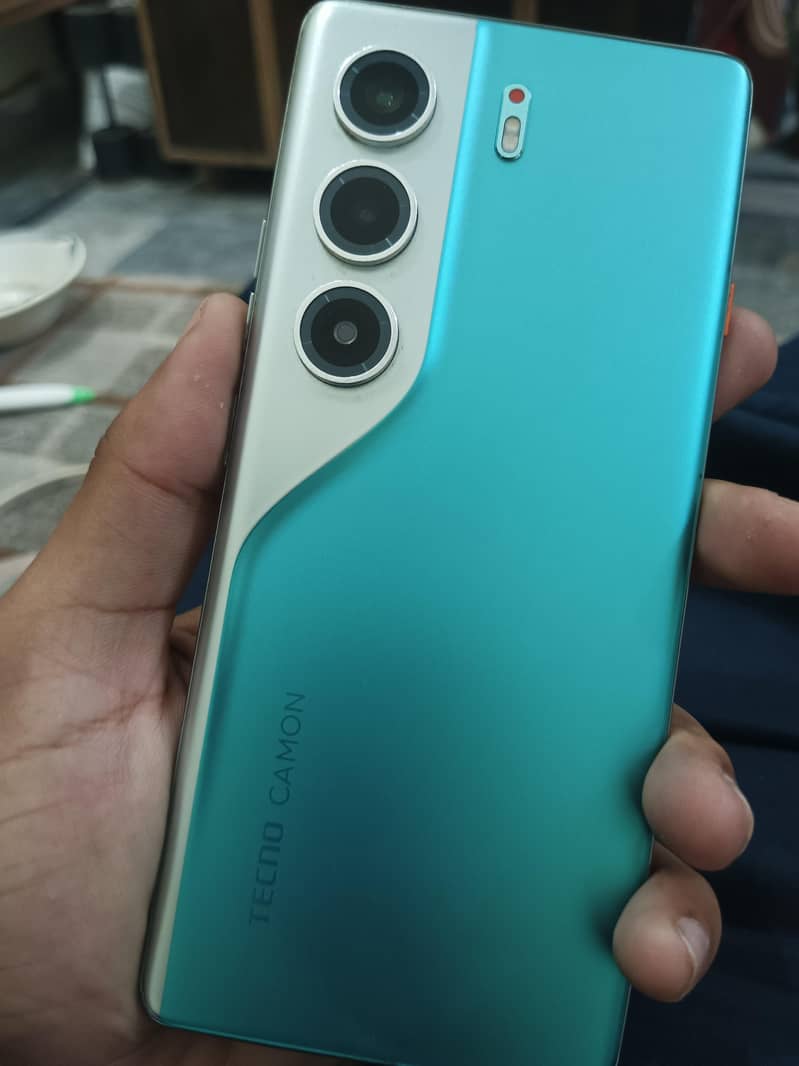 Tecno CAMON 40 Pro 7