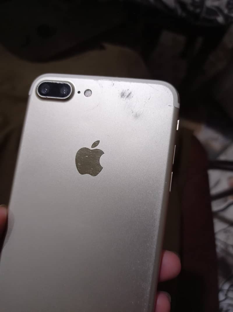 Apple iPhone 7 Plus 4