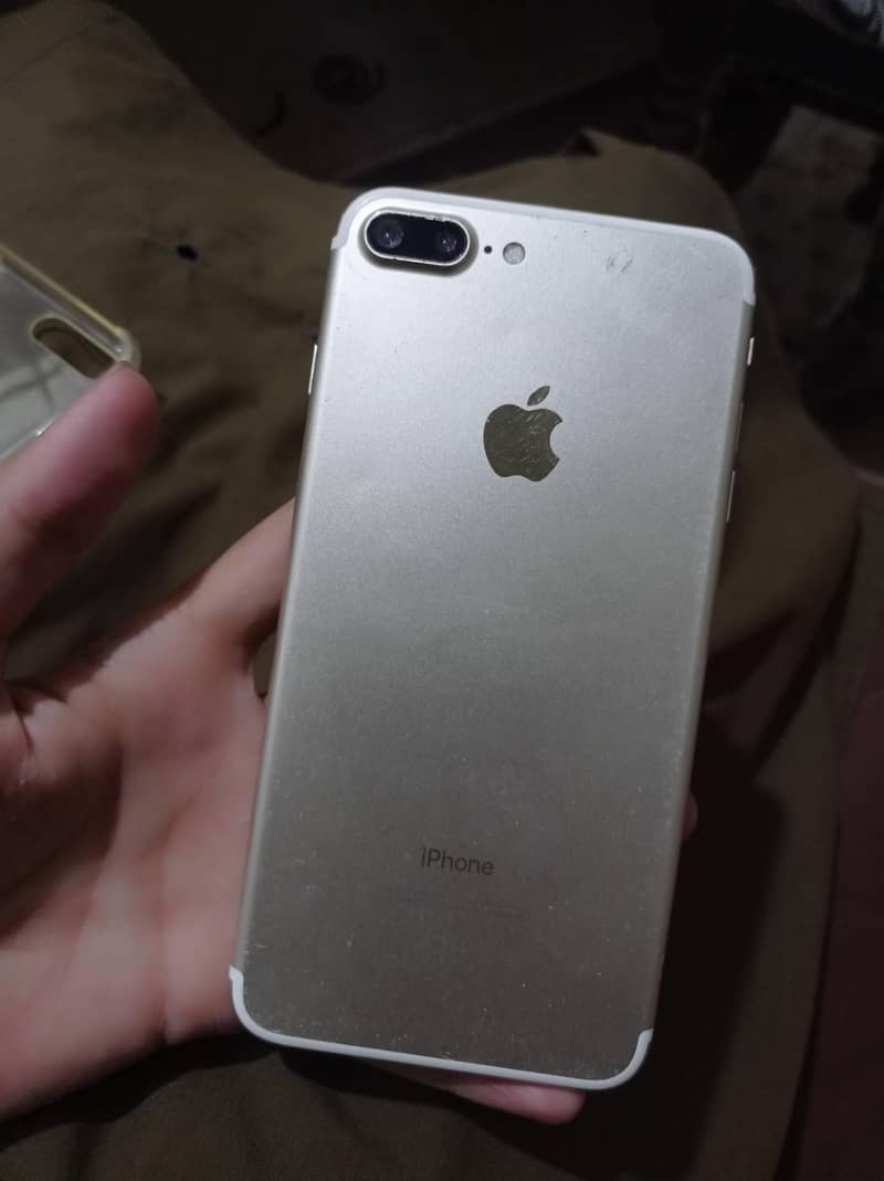 Apple iPhone 7 Plus 6