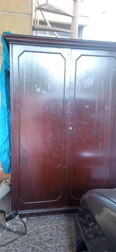 almari in good condition