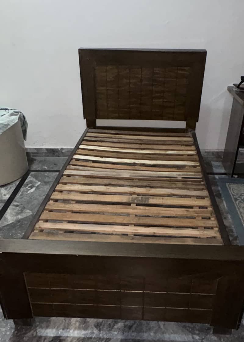 Single bed 0