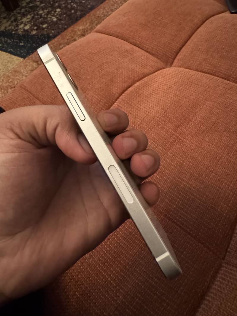 Apple iPhone 12 2