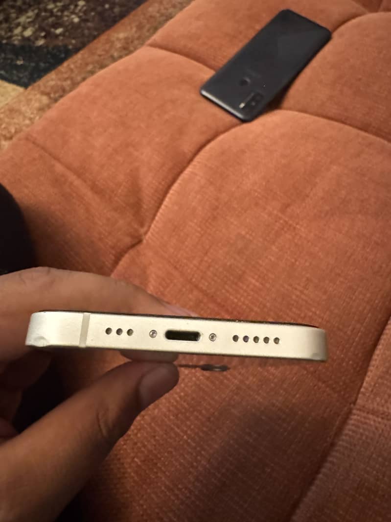 Apple iPhone 12 3