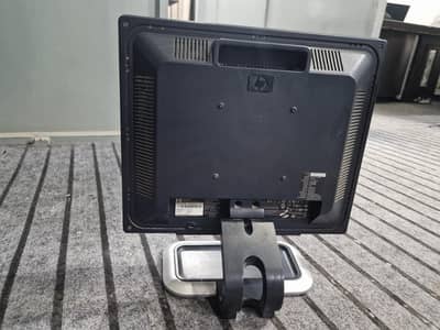 HP L1710 MONITOR 10/10 condition