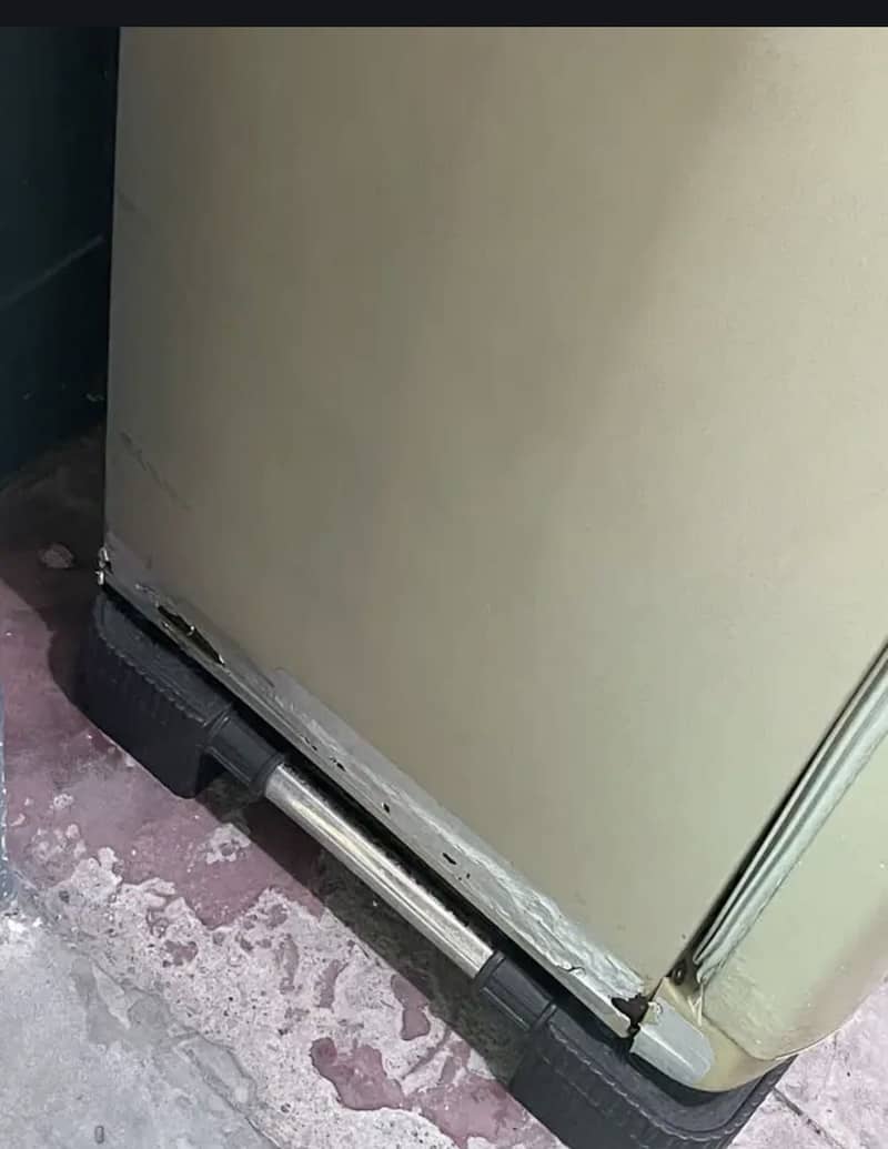 Pell Refrigerator 0