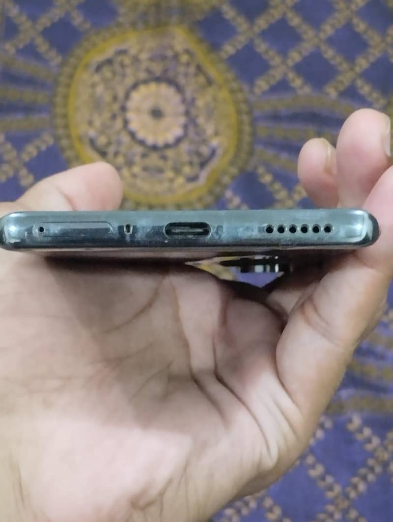 Tecno CAMON 40 Pro 4