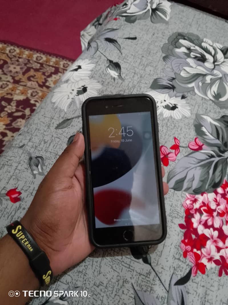 Apple iPhone 7 Plus 1