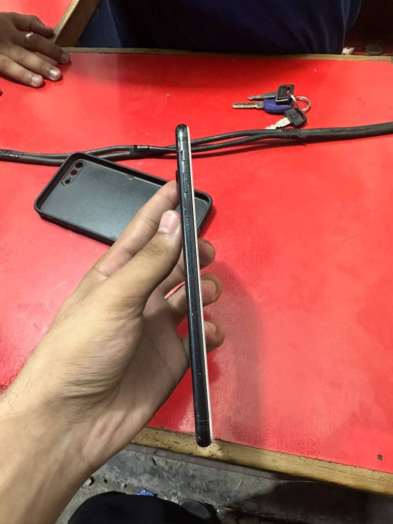 Apple iPhone 7 Plus 1