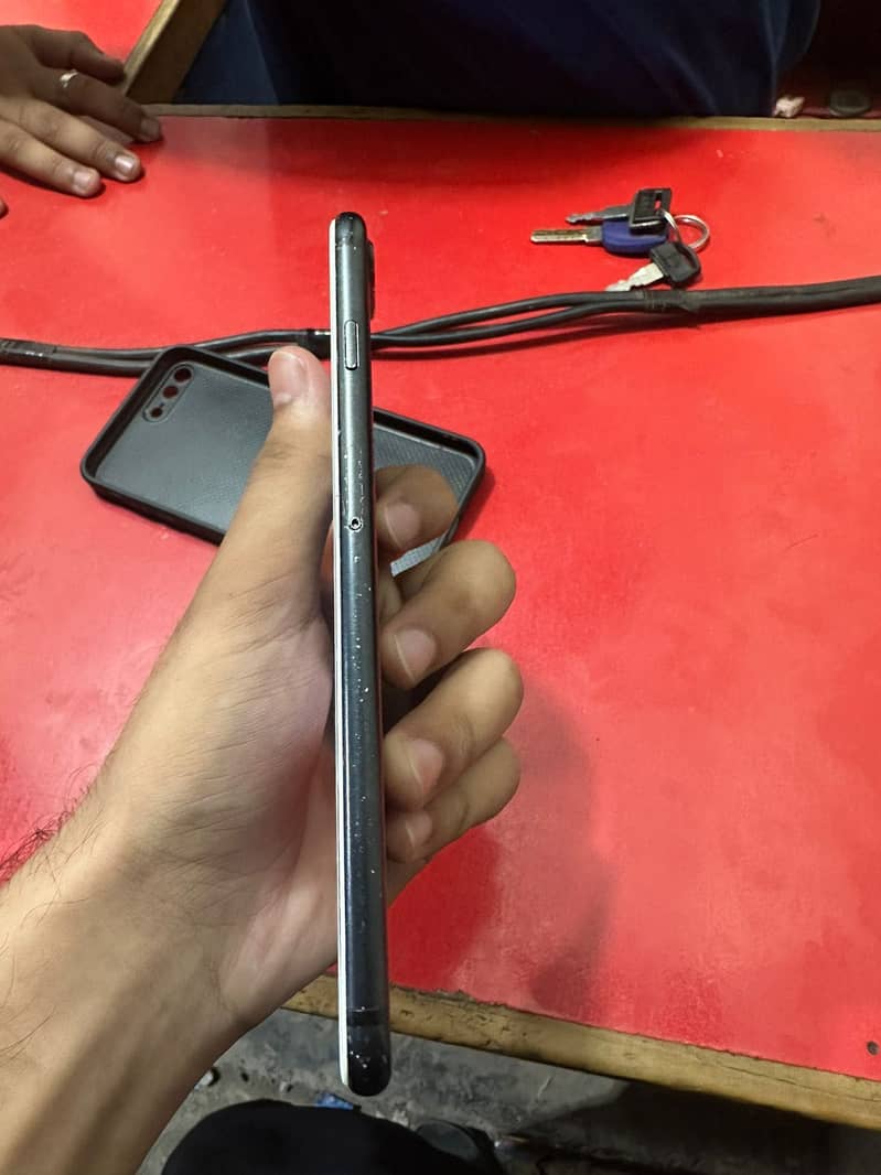 Apple iPhone 7 Plus 3