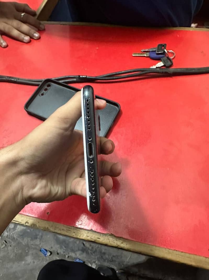 Apple iPhone 7 Plus 4