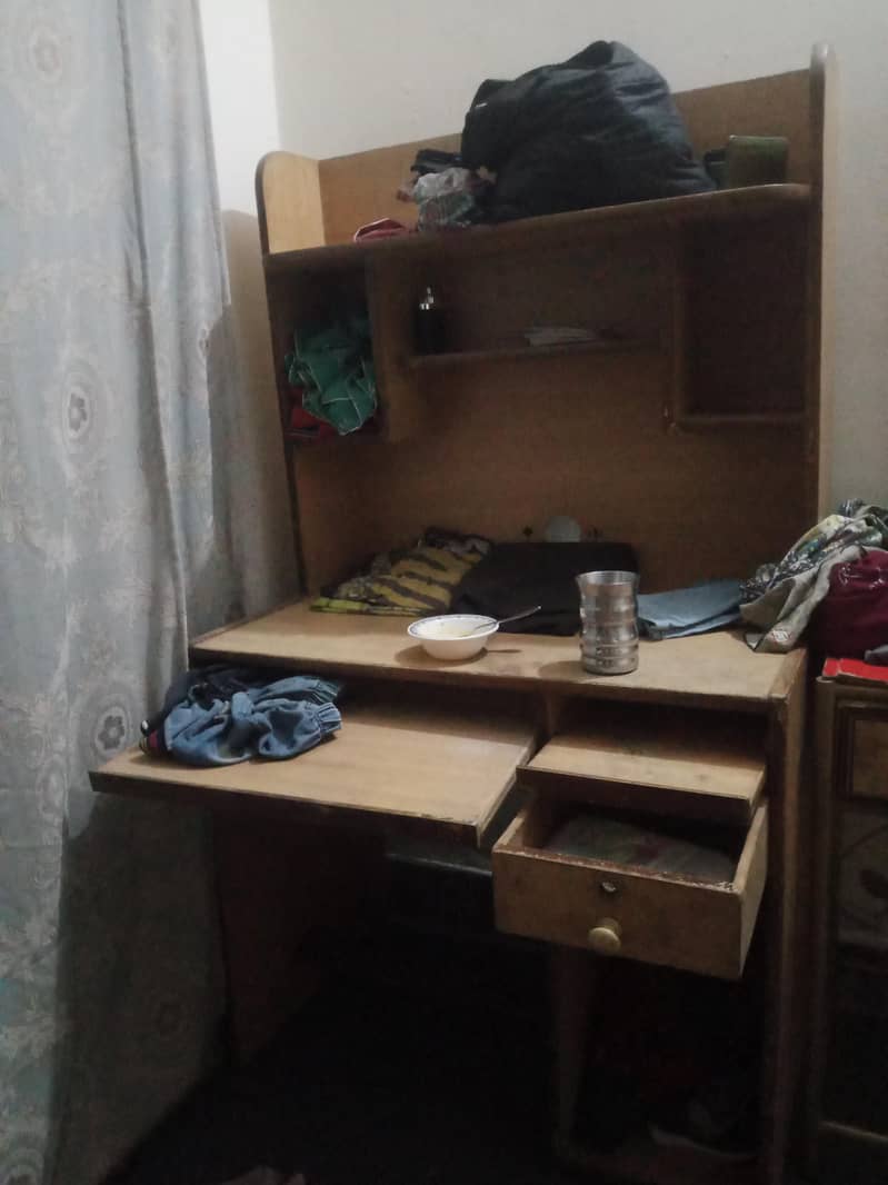 computer table 1