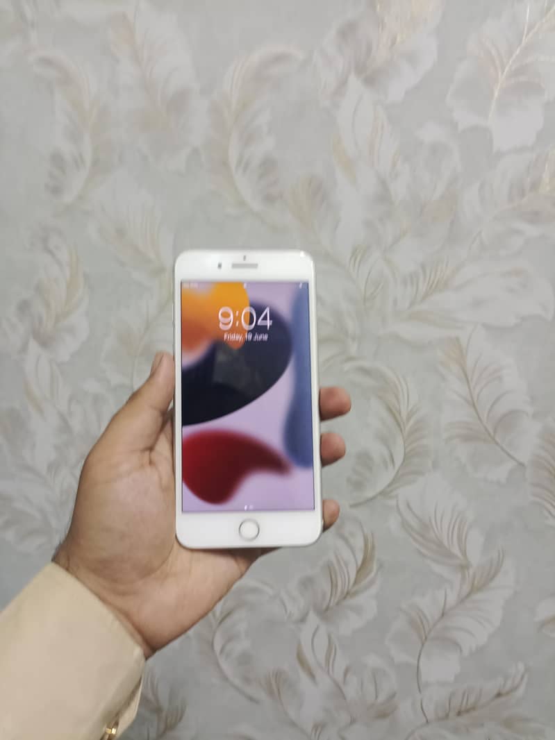 Apple iPhone 7 plus 1