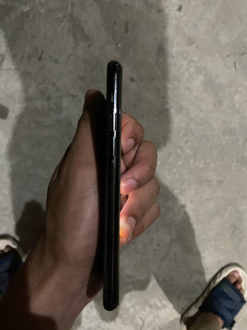 Apple iPhone 11 Pro 1