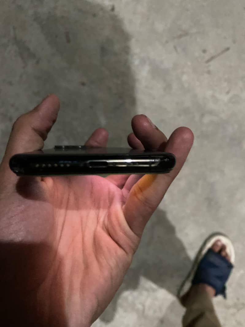 Apple iPhone 11 Pro 3