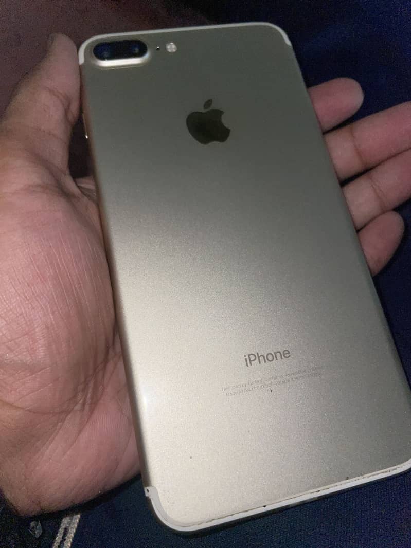 Apple iPhone 7 Plus 1