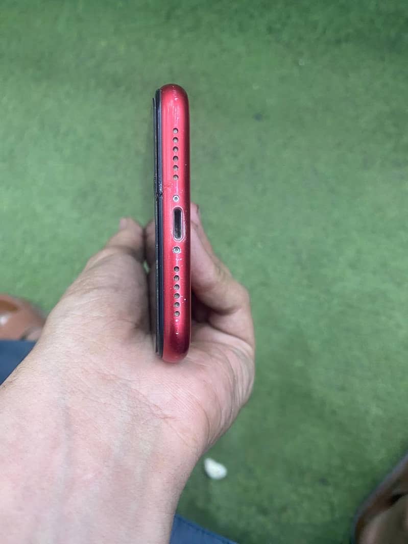 Apple iPhone 11 3