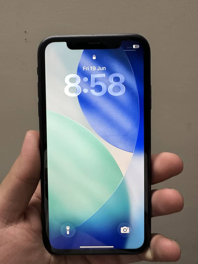 Apple iPhone 11 4