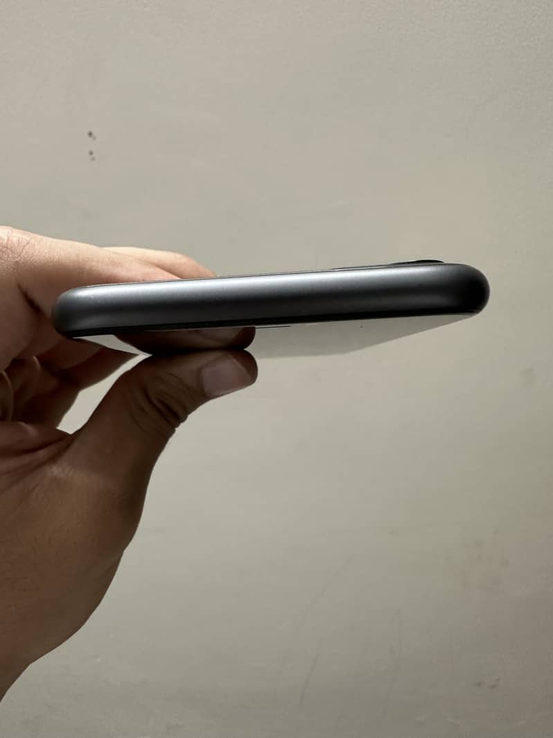 Apple iPhone 11 5