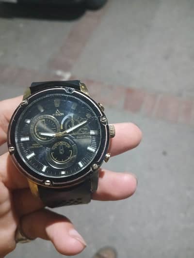 Elegant Men's Watch with Rubber Strap