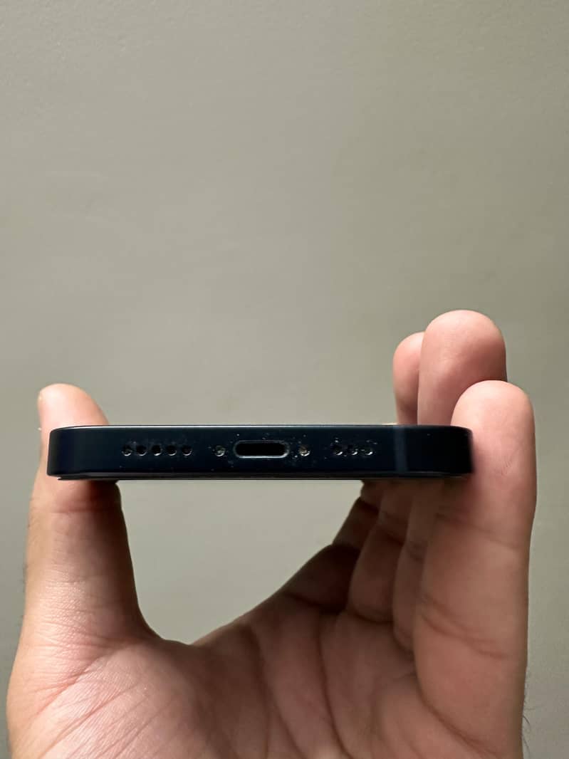 Apple iPhone 13 2
