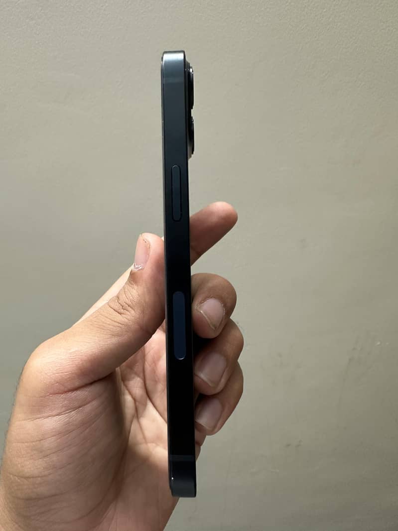 Apple iPhone 13 3