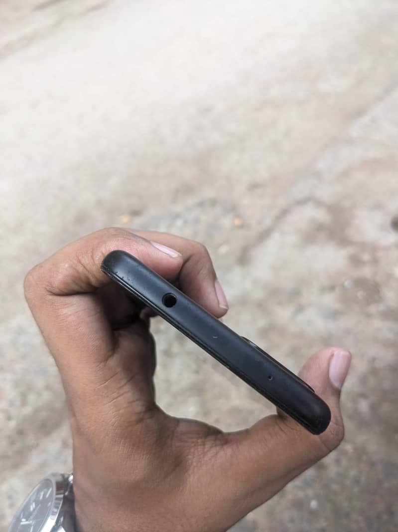 Google Pixel 4a 5