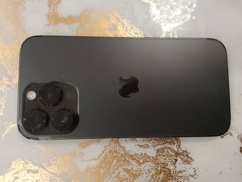 Apple iPhone 14 Pro Max 1
